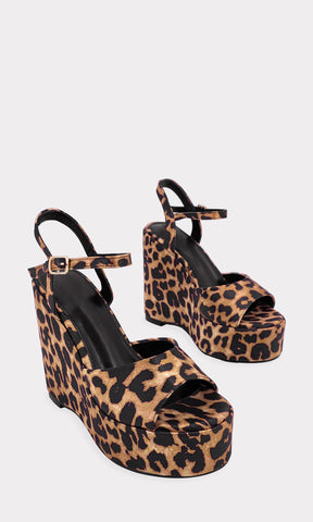 BLAKE SANDALIAS DE LEOPARDO CON PUNTA ABIERTA REDONDA Y TACON WEDGE DE 13 CM CON PLATAFORMA DE 4.5 CM PARA USAR EN PRIMAVERA-VERANO