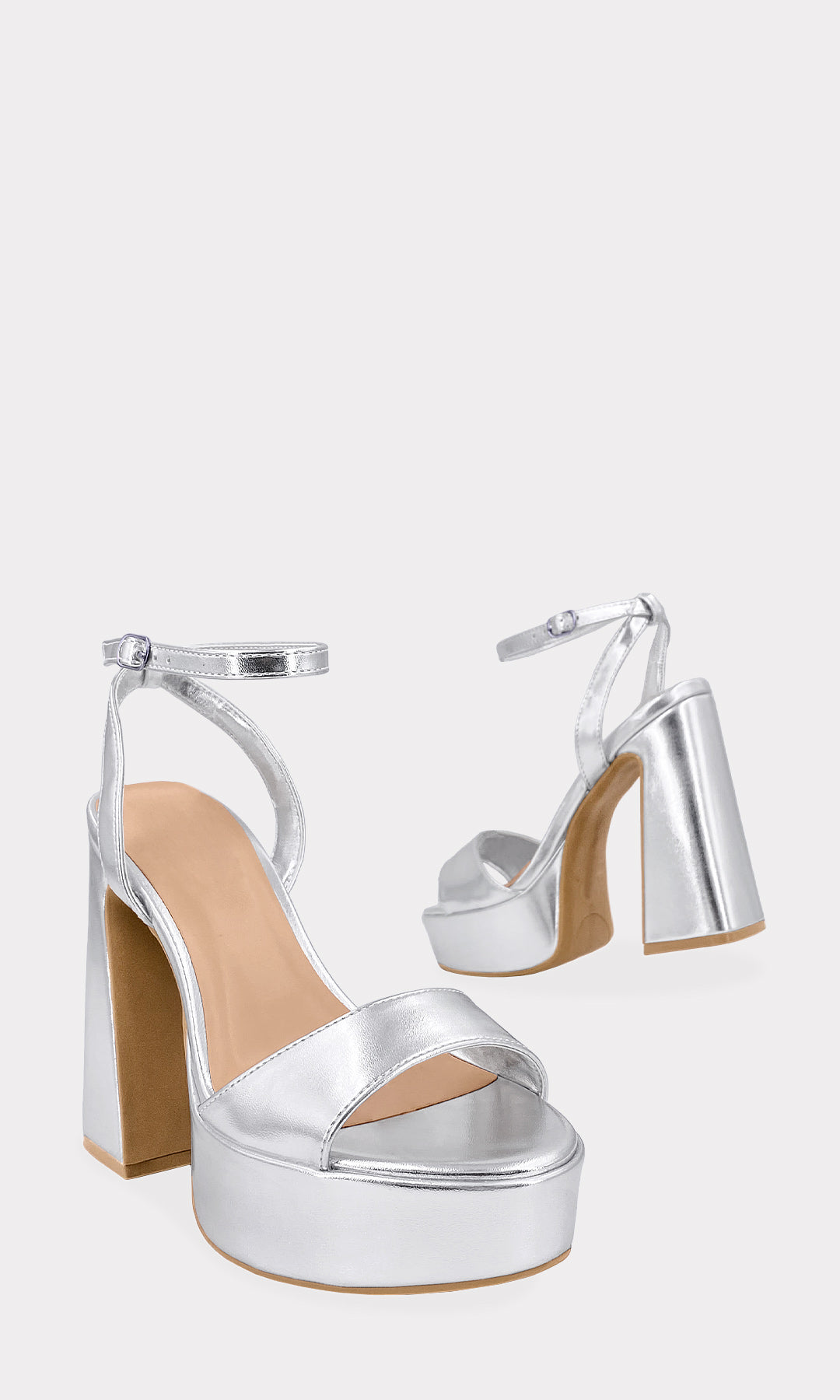 DELICE TACONES ALTOS DE MODA PARA MUJER COLOR PLATA CONFECCIONADOS EN VINIPIEL METALICA CON STRAP ARRIBA DE LOS DEDOS Y PLATAFORMA DE 3.5 CM