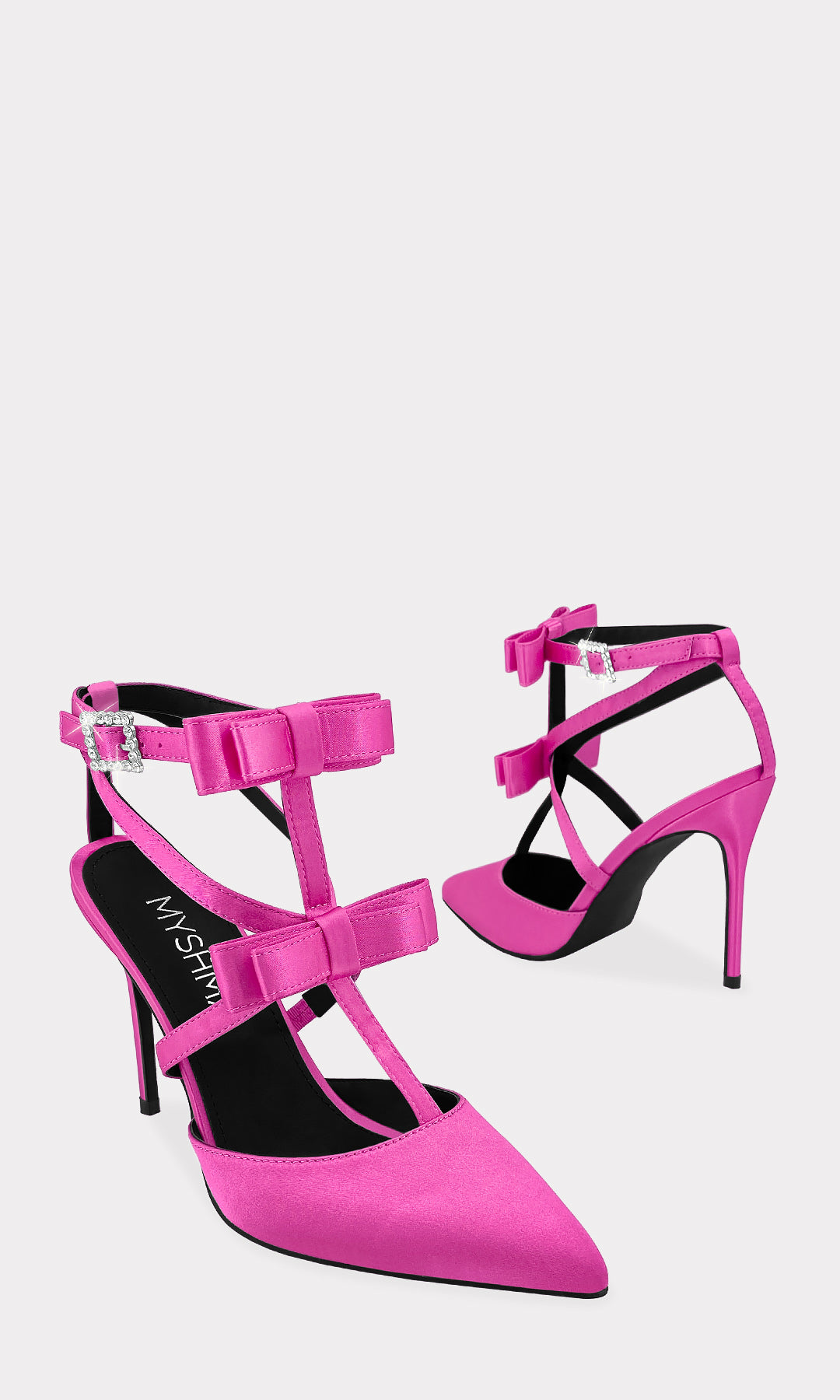 ELITTE ZATILLAS FUCSIA DE TERMINACION PUNTIAGUDA CON TRES STRAPS CRUZADOS SOBRE EL EMPEINE Y HEBILLA CUADRADA EN ANKLE STRAP HECHAS EN SATIN PARA DAMA 