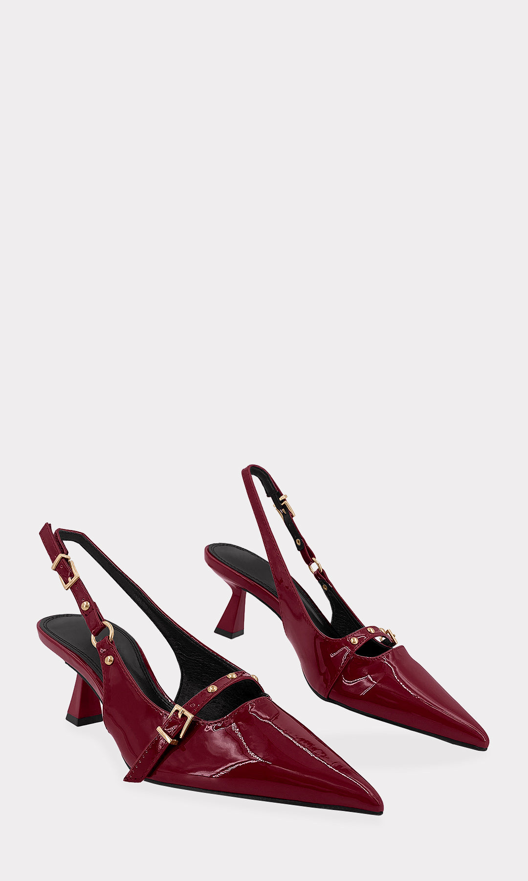 KRISTEN ZAPATILLAS SLINGBACK DE CHAROL COLOR VINO CON DETALLES DE ESTOPEROLES AL FRENTE Y HEBILLA CUADRADA EN STRAP DELGADO PARA MUJER