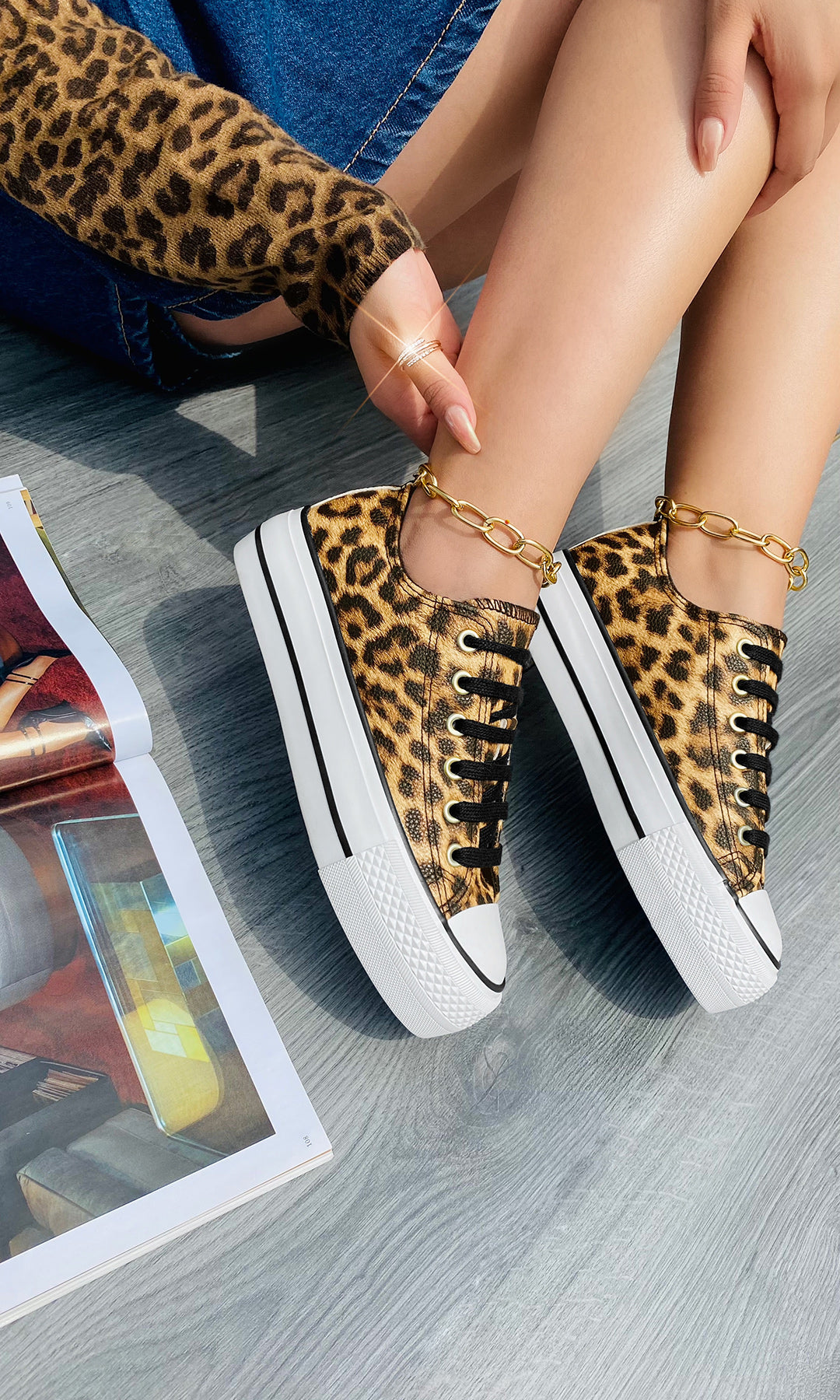 NIKKY COMO COMBINAR TENIS DE LEOPARDO EN TENDENCIA CON FALDA DE MEZCLILLA CORTA Y BLUSA ANIMAL PRINT PARA VERSE FASHION EN DATES