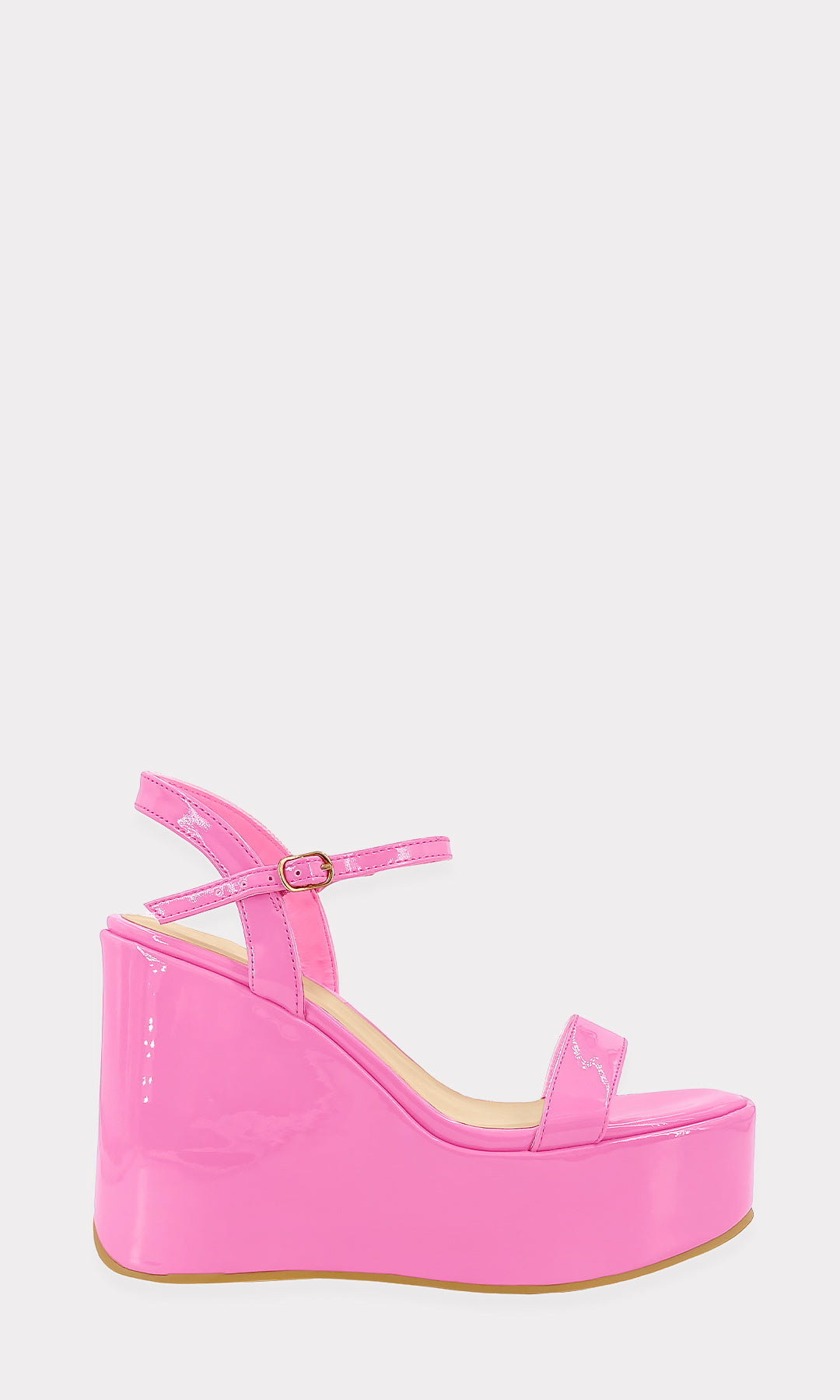 QUIRKY SANDALIAS CON PLATAFORMA TIPO PUENTE DE 11 CM CONFECCIONADAS EN CHAROL ROSA CON HEBILLA DORADA EN ANKLE STRAP