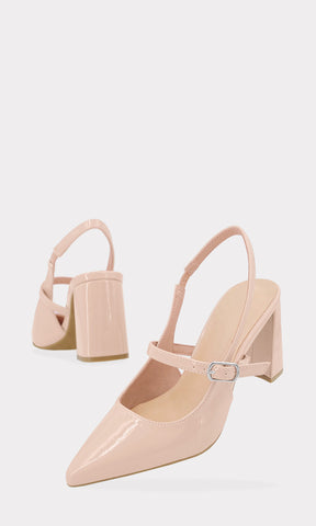 VIVIANNE ZAPATILLAS COLOR NUDE DE CHAROL CON PUNTA CERRADA EN PICO Y STRAP DELGADO EN EMPEINE CON HEBILLA PLATEADA PARA MUJER